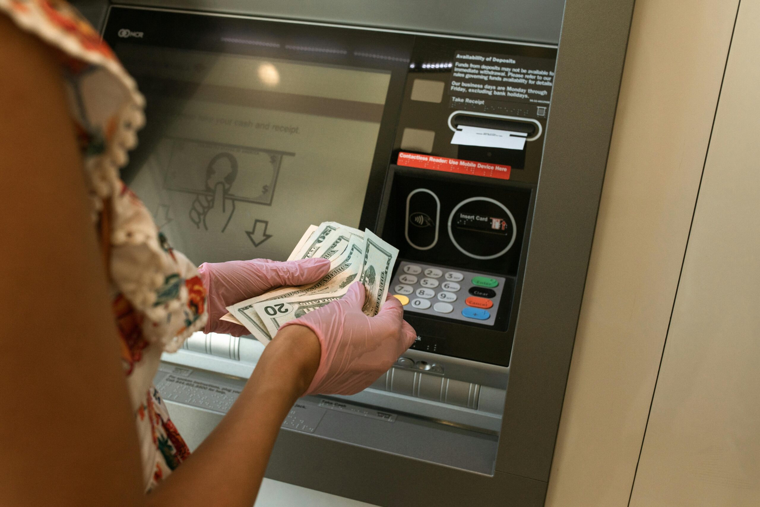 Crece el riesgo de robo en cajeros automáticos de BBVA y Banamex: lo que necesitas saber